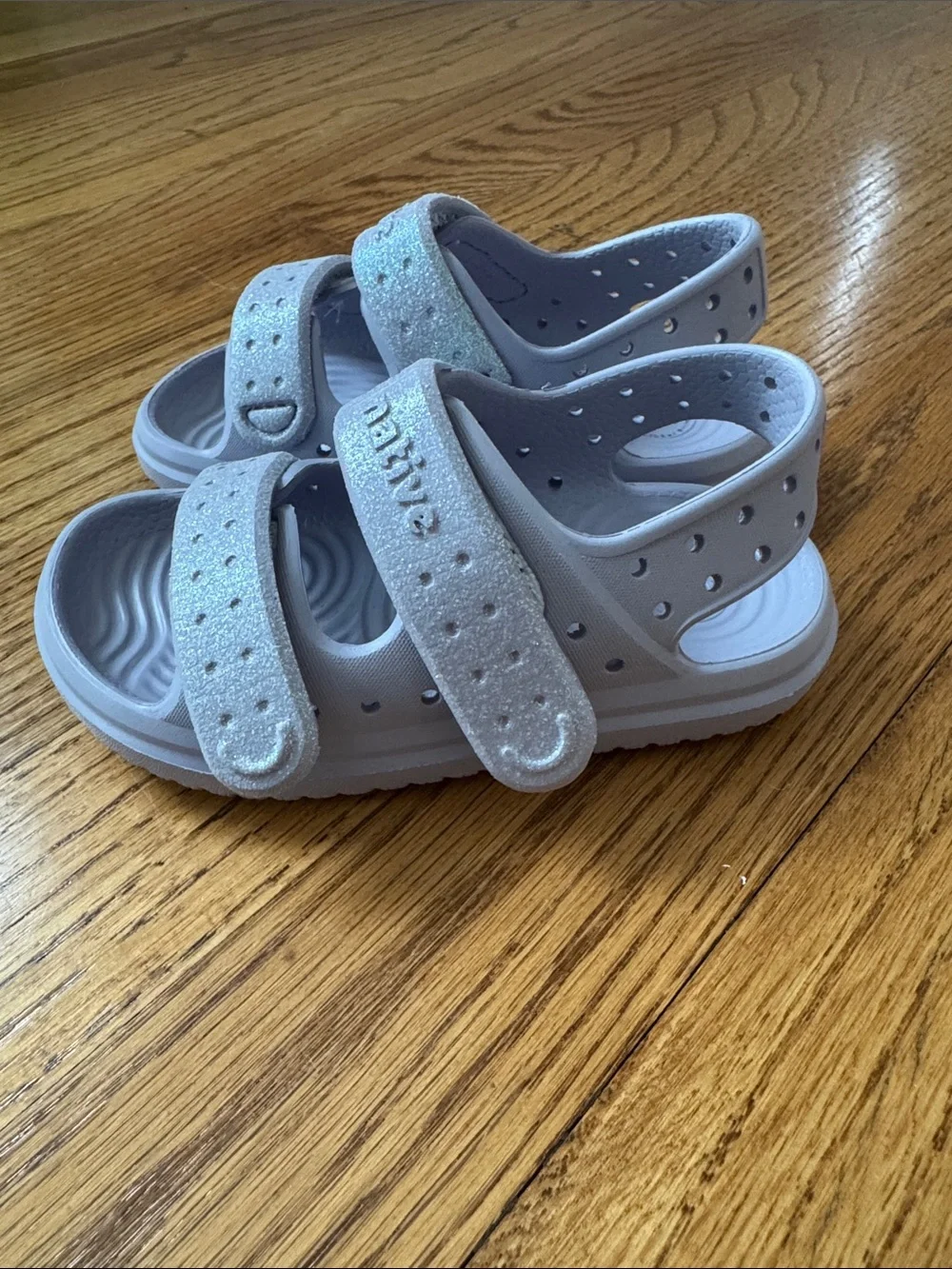NATIVE Kids Glitter Strap Sandals